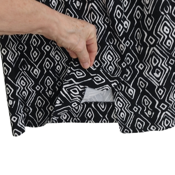 CHICOS Stretchy Cotton Blend Skirt - Picture 4 of 7